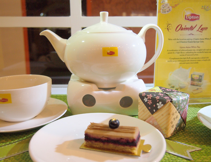 One of the 6: Lipton Asian White Tea with Chestnut Cassis Sponge Cake