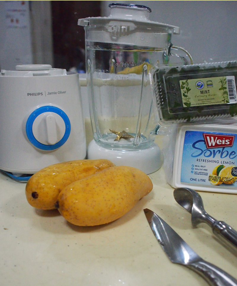The ingredients for a refreshing mango smoothie