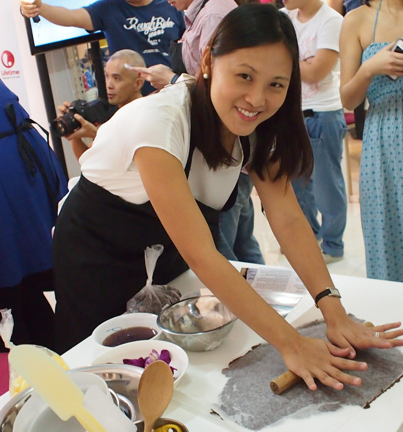 Rolling the pastry