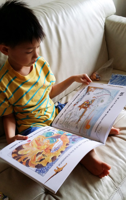 JGE_Dinosaur Discovery_Ben reading 1