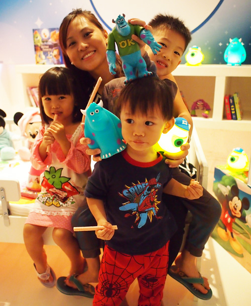 The Kao kids in PJ having fun