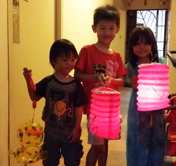 Kao Kids and Lanterns